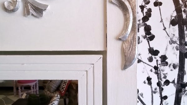 WHITE DRESSER WITH VANITY MIRROR