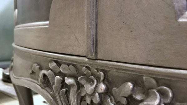 METALLIC DEMILUNE BUFFET