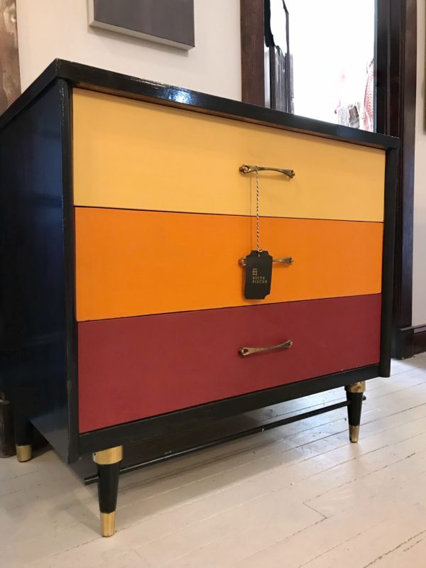 MID CENTURY 3 DRAWER DRESSER