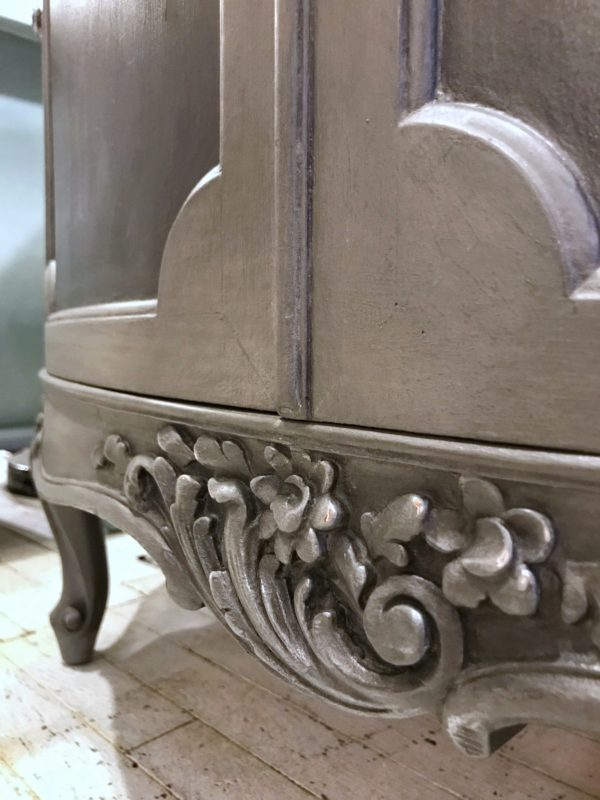 METALLIC DEMILUNE BUFFET
