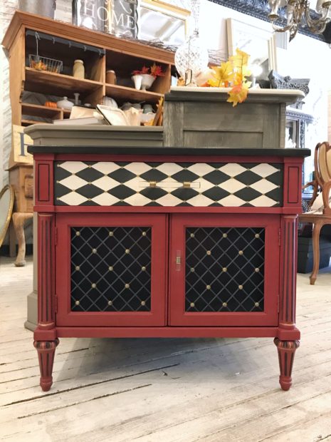 HARLEQUIN HENREDON END TABLE
